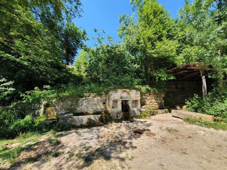İshaklar Köyü Çeşmesi