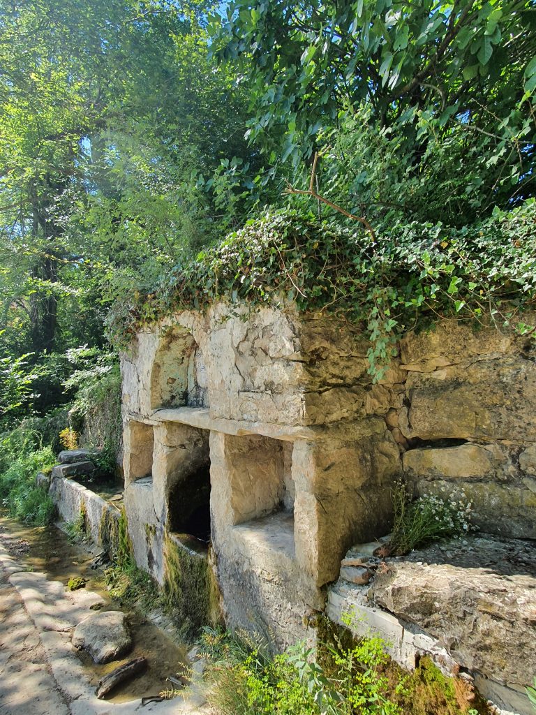 İshaklar Köyü Çeşmesi