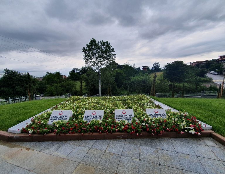 Hüseyin Kaptan Şehitliği Anıt Mezarı Hüseyin Kaptan Şehitliği Anıt Mezarı