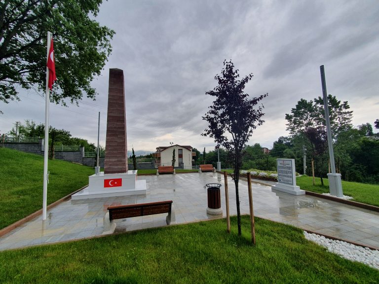 Hüseyin Kaptan Şehitliği Anıt Mezarı