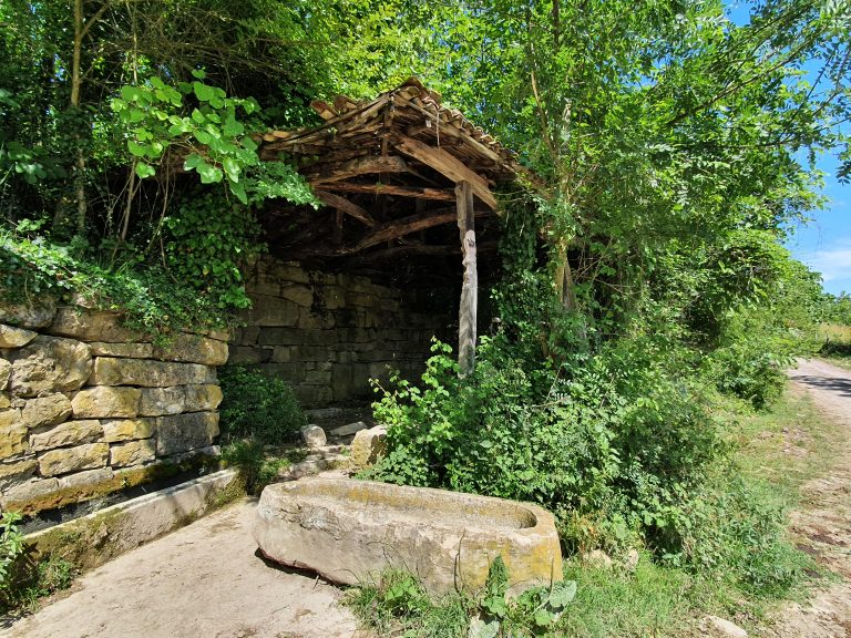 İshaklar Köyü Çamaşırhanesi İshaklar Köyü Çamaşırhanesi