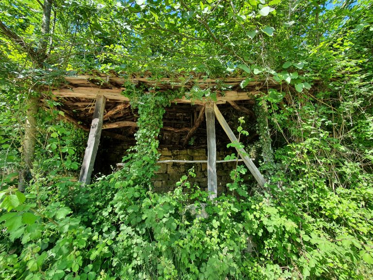 İshaklar Köyü Çamaşırhanesi İshaklar Köyü Çamaşırhanesi