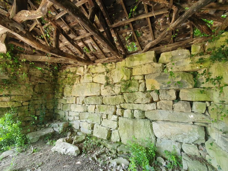 İshaklar Köyü Çamaşırhanesi İshaklar Köyü Çamaşırhanesi