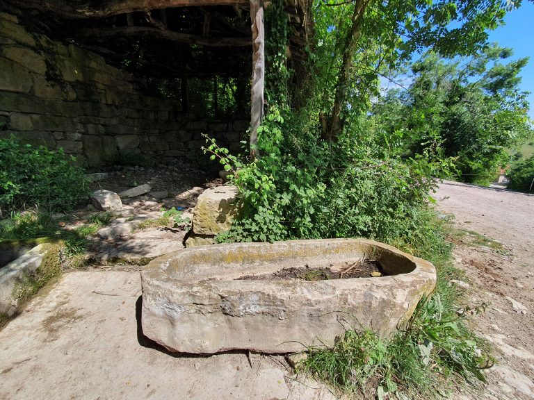 İshaklar Köyü Çamaşırhanesi İshaklar Köyü Çamaşırhanesi