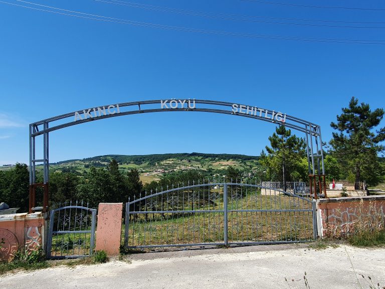 Akinci Koyu Sehitligi 1 768x576