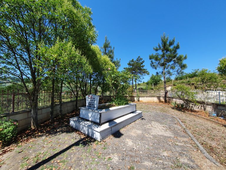 Akinci Koyu Sehitligi 3 768x576