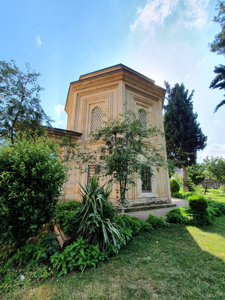 Coban Mustafa Pasa Turbesi 6 768x1024