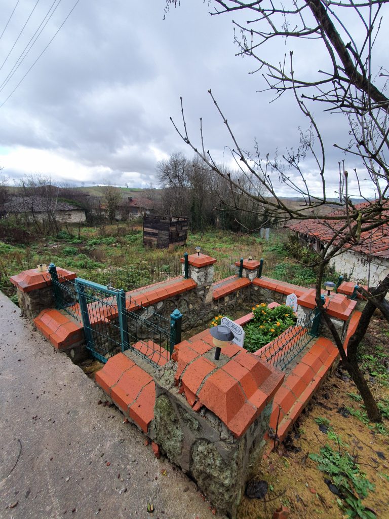 Aksakal Turbesi 3 768x1024