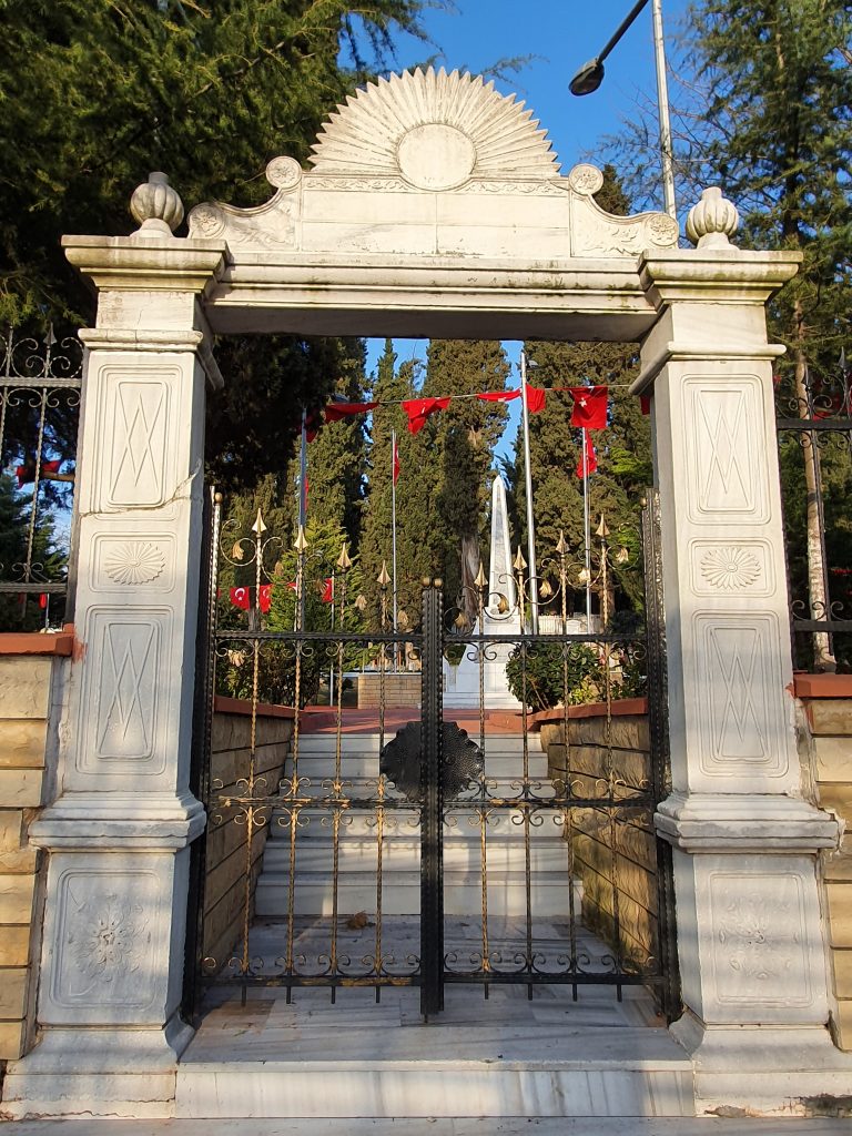 Namazgah Sehitligi 2 768x1024