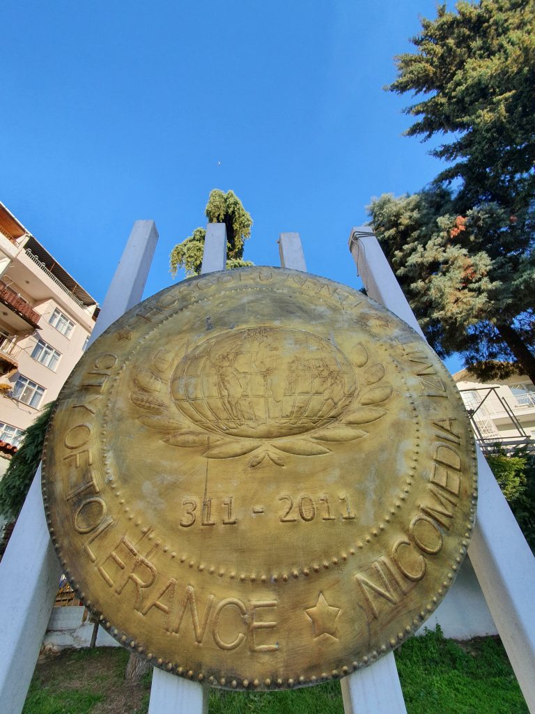 Hosgoru Aniti Izmit 2 768x1024