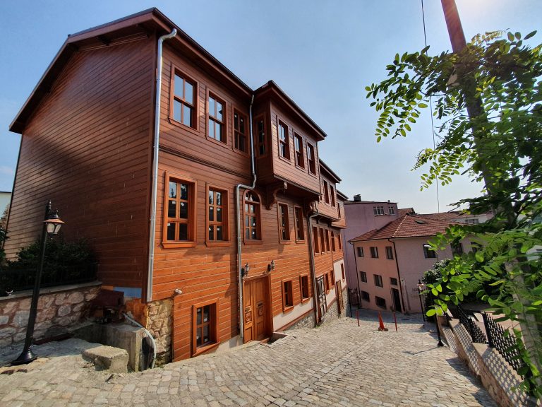 Izmit Tarihi Evleri 33 768x576