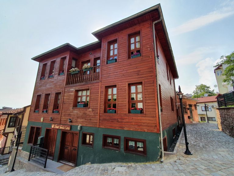 Izmit Tarihi Evleri 34 768x576