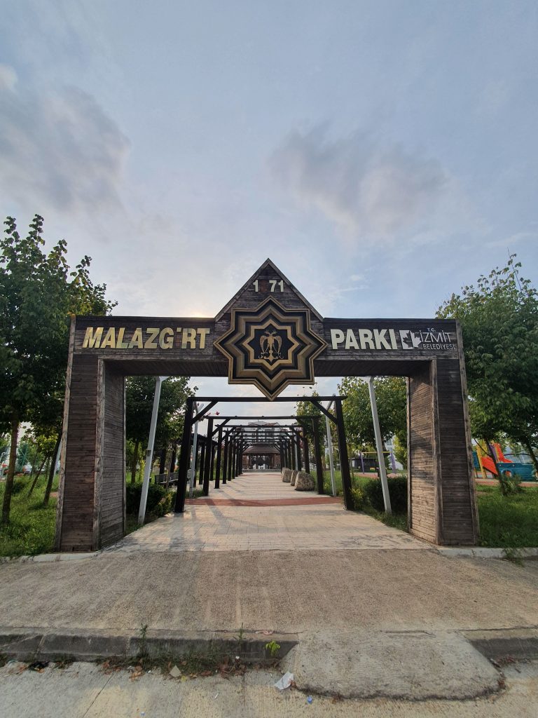 1071 Malazgirt Parki 1 768x1024