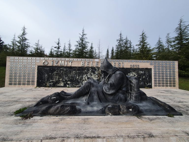 Sarikamis Sehitleri Aniti 3 768x576