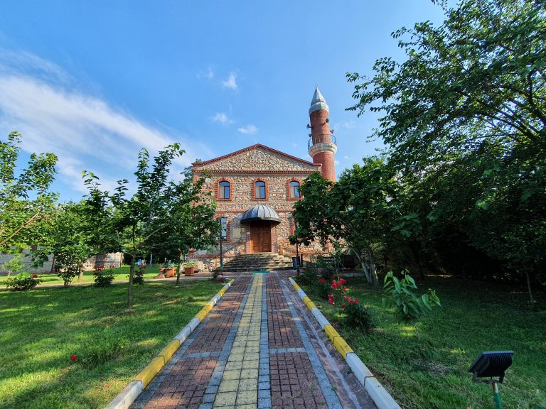 Hikmetiye Cami 4 768x576