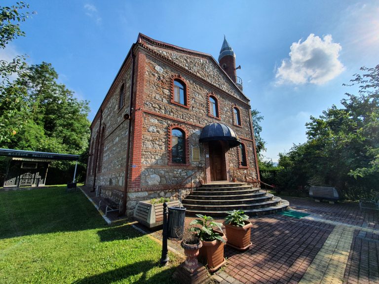 Hikmetiye Cami 5 768x576