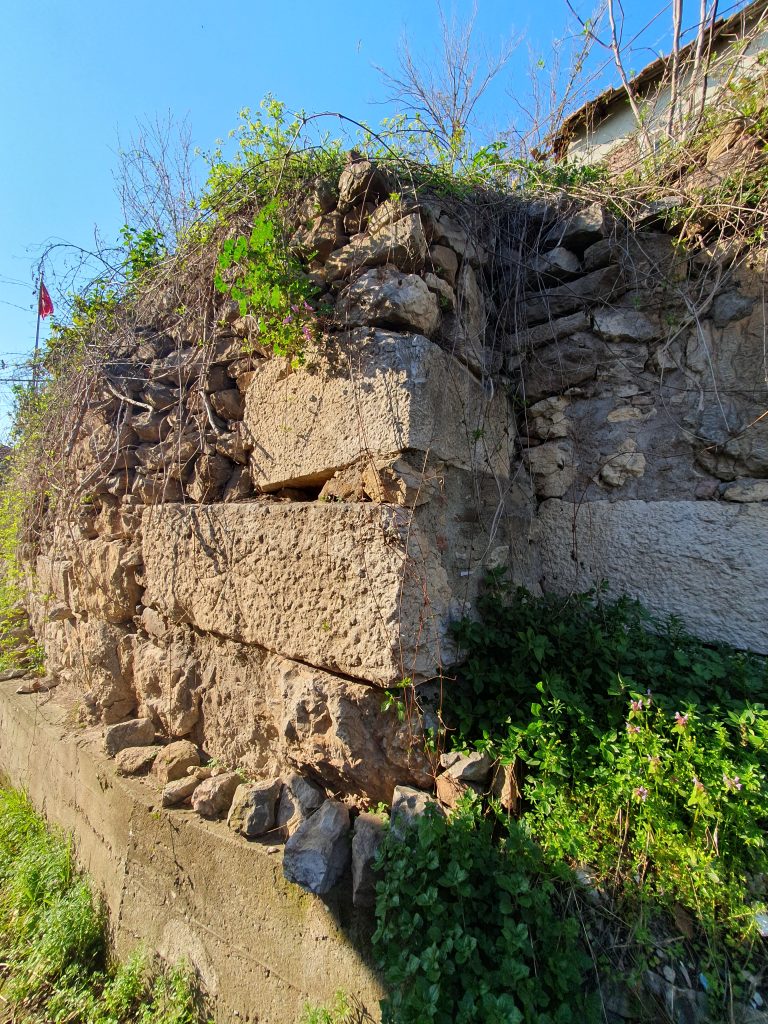 Nikomedia Antik Tiyatrosu Kalintilari 21 768x1024