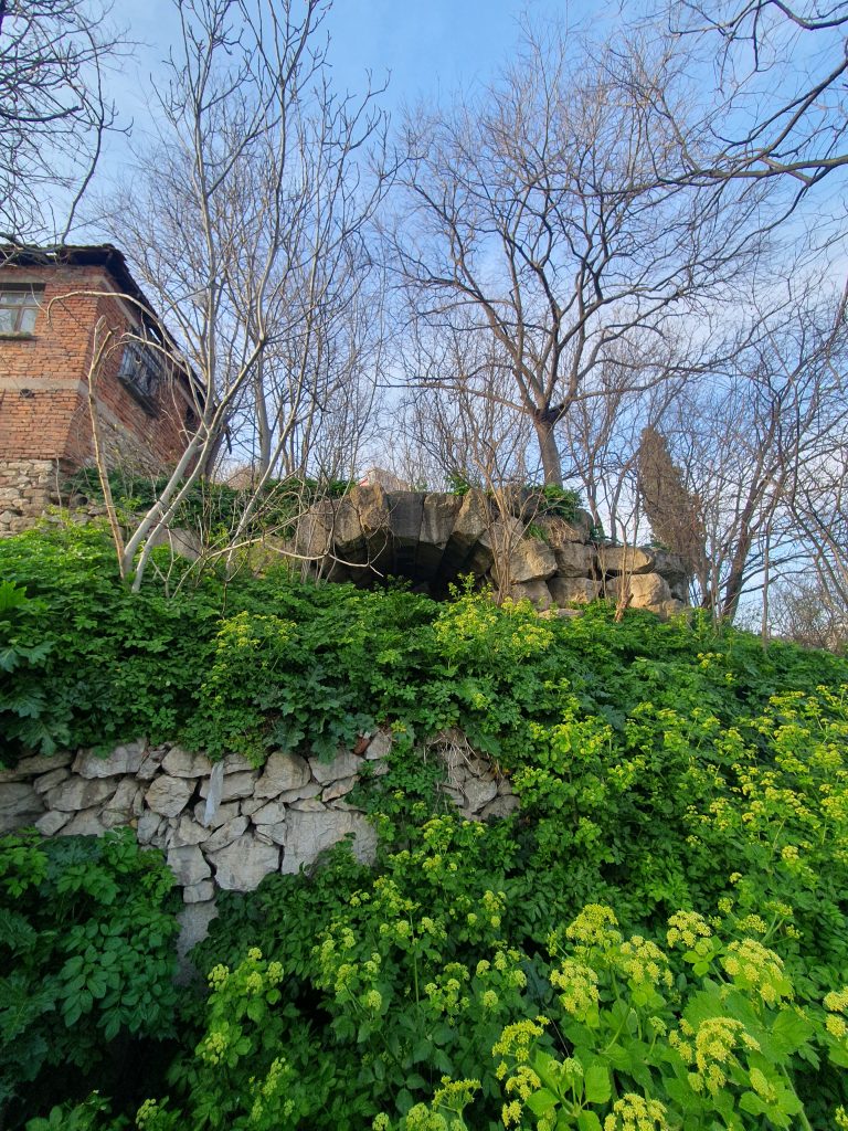 Nikomedia Antik Tiyatrosu Kalintilari 5 768x1024