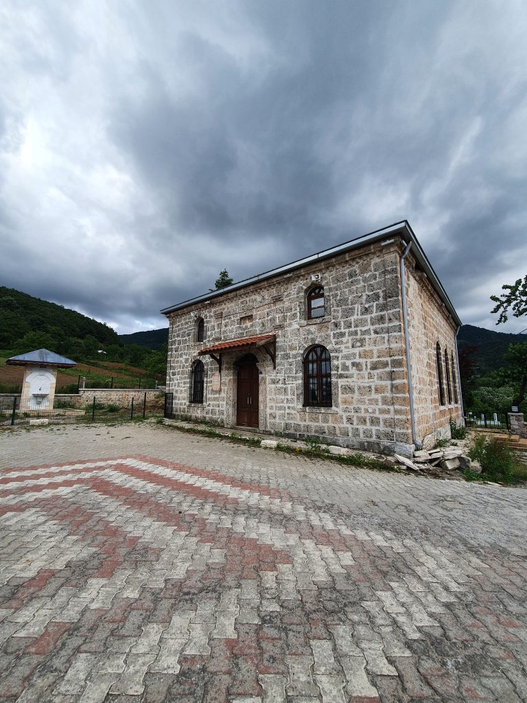 Tarihi Kesme Tas Tepecik Cami 4 768x1024