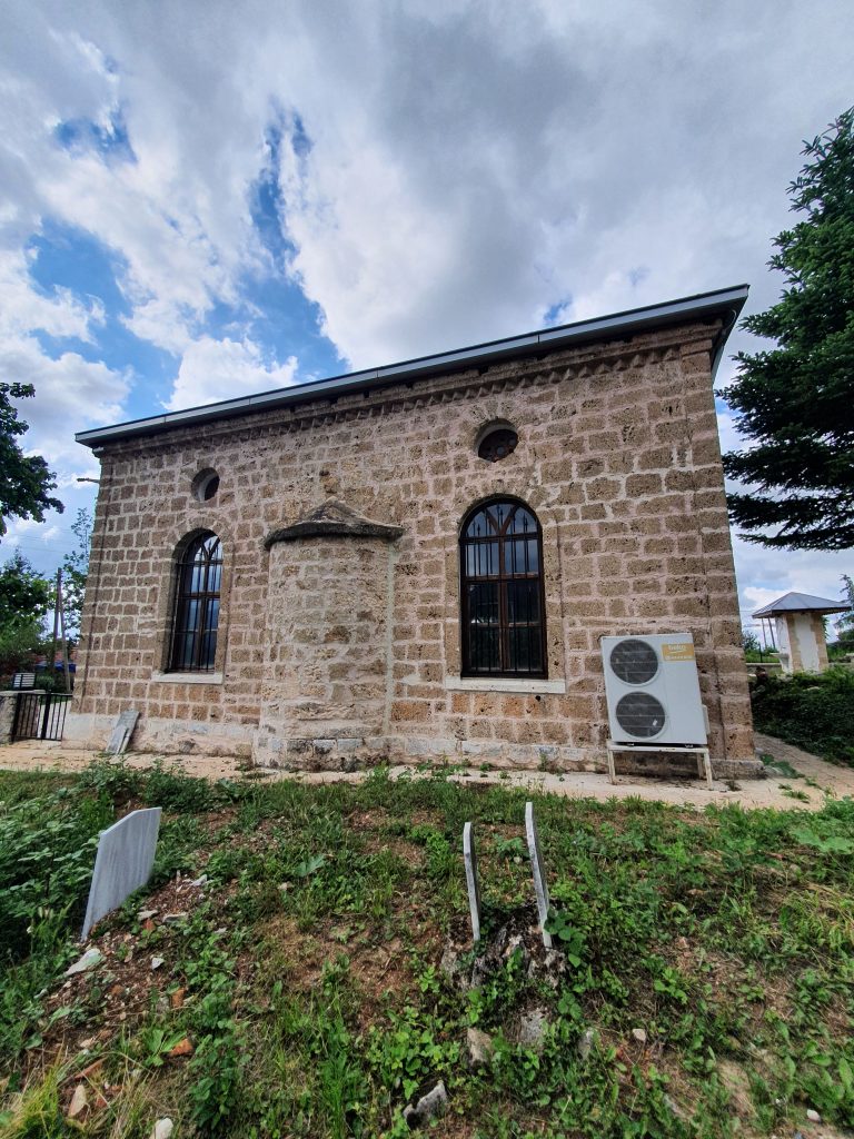 Tarihi Kesme Tas Tepecik Cami 7 768x1024