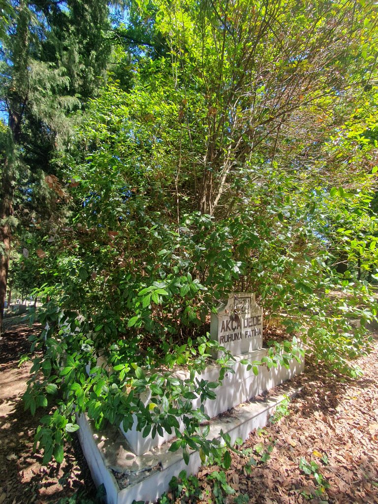 Akca Dede Turbesi 2 768x1024