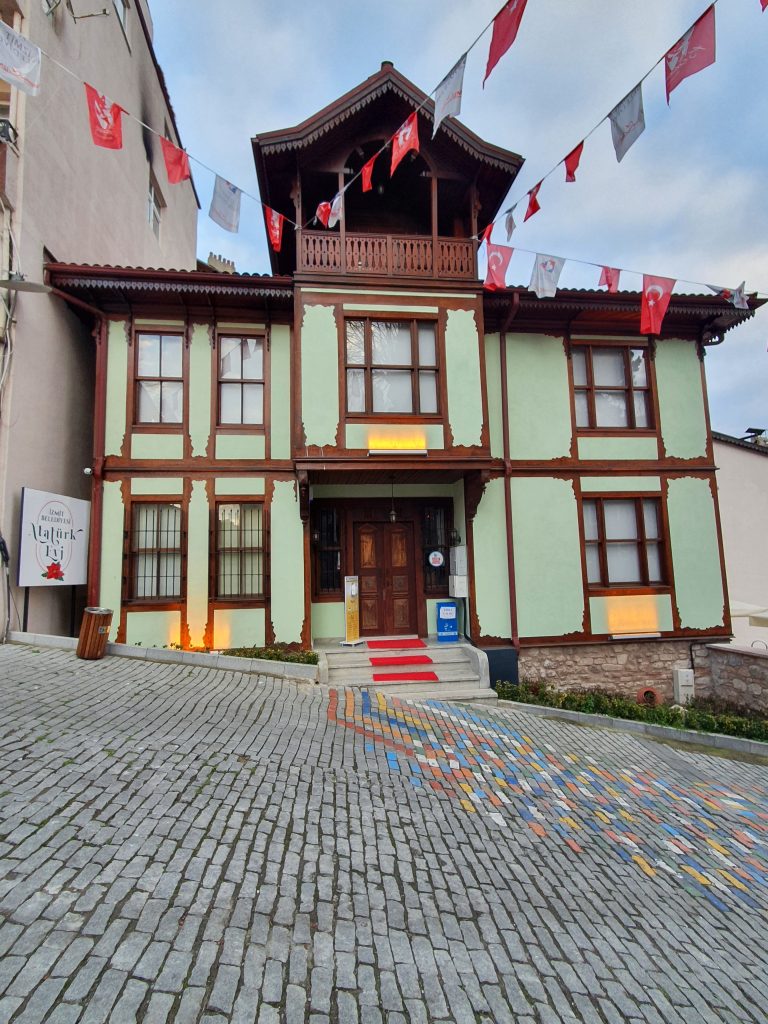 Ataturk Evi Muzesi Yesil Konak 1 768x1024