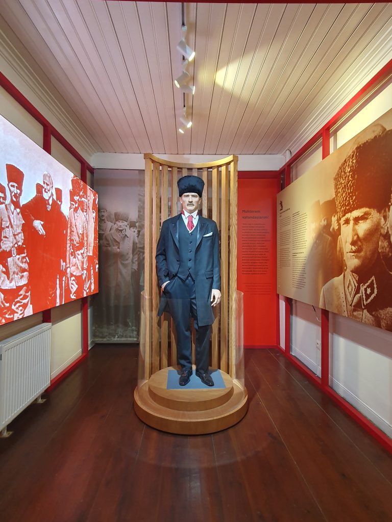 Ataturk Evi Muzesi Yesil Konak 23 768x1024