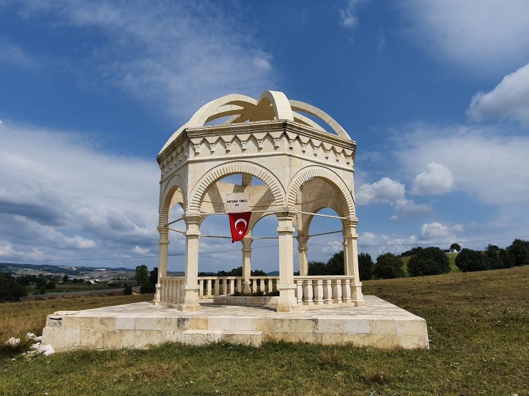 Kurt Baba Turbesi 1 768x576