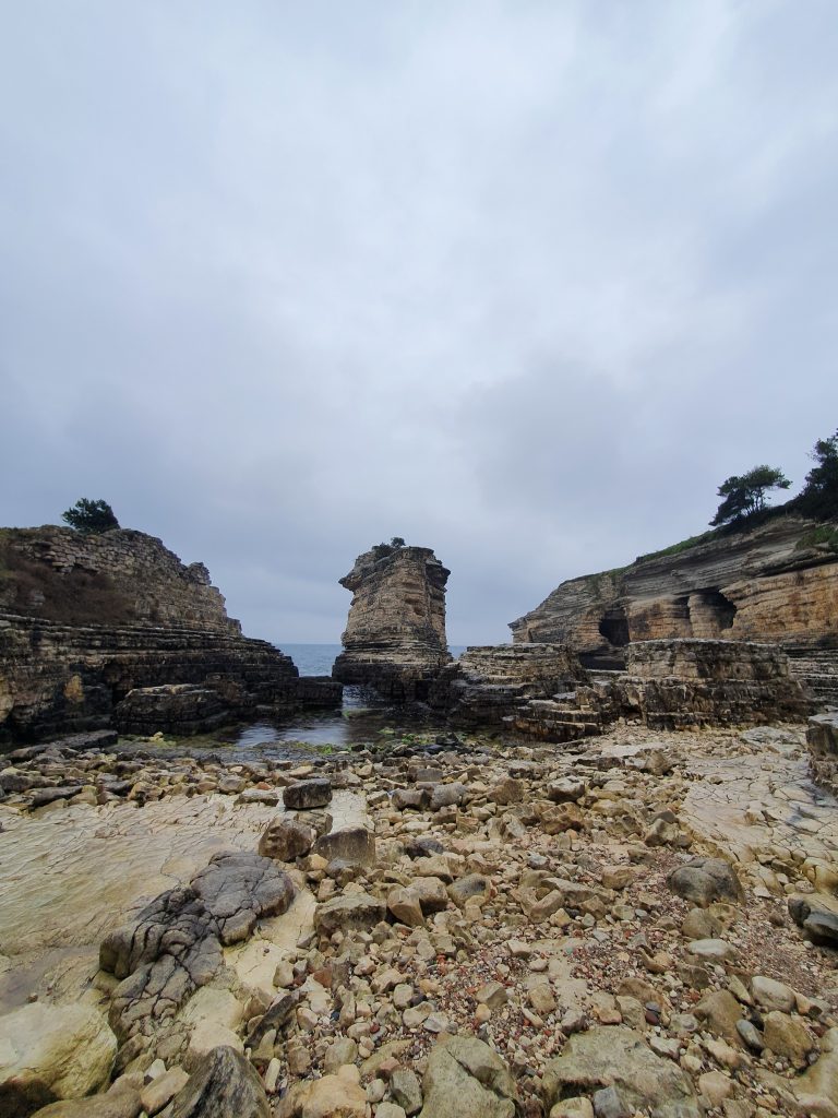 Ceneviz Kalesi Kerpe Kayaliklar 10 768x1024