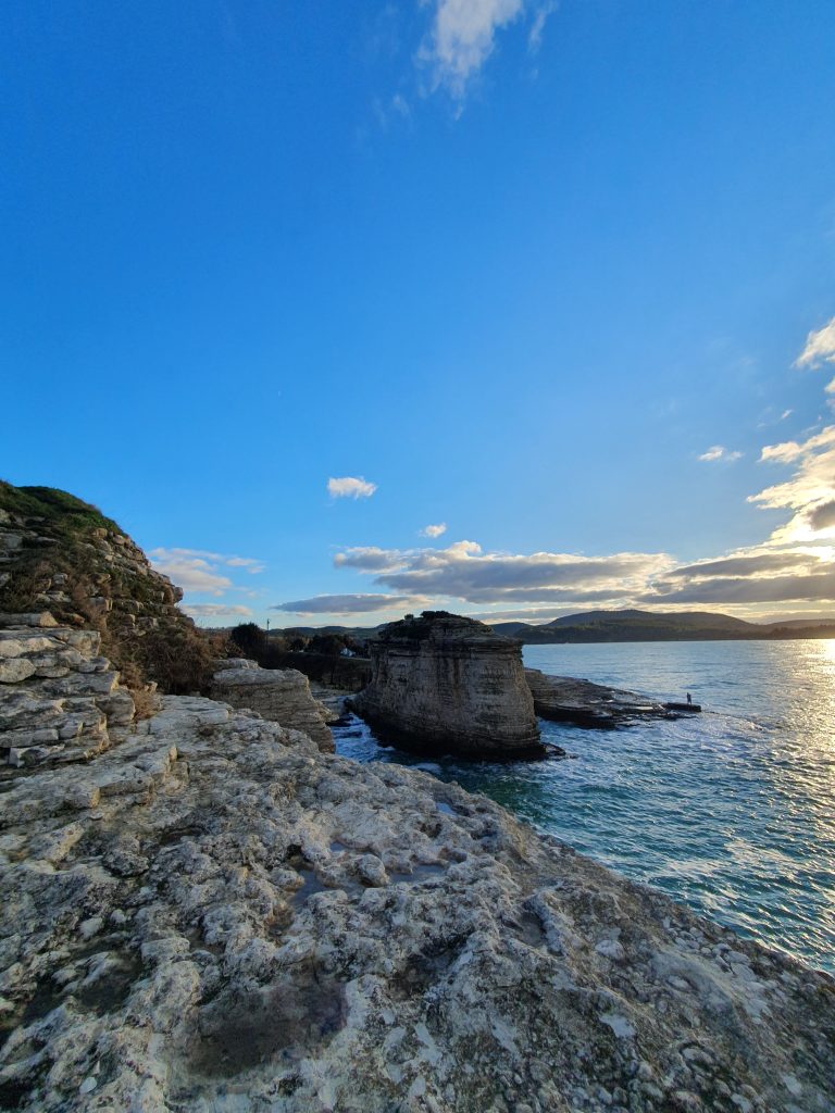 Ceneviz Kalesi Kerpe Kayaliklar 3 768x1024