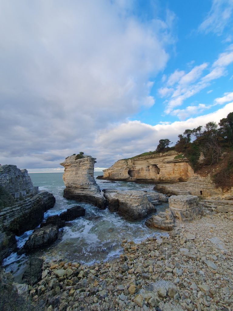 Ceneviz Kalesi Kerpe Kayaliklar 9 768x1024