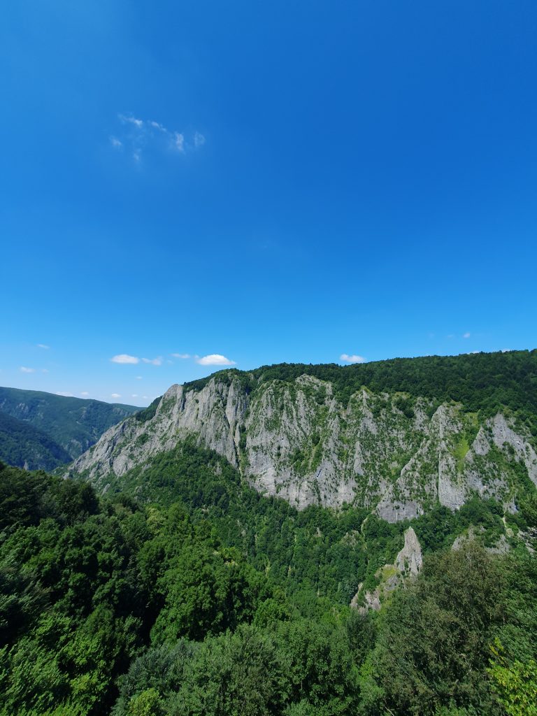 Sahin Tepesi Bes Kayalar Tabiat Parki 7 768x1024