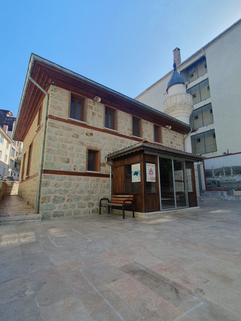 Sarikum Cami 4a 768x1024