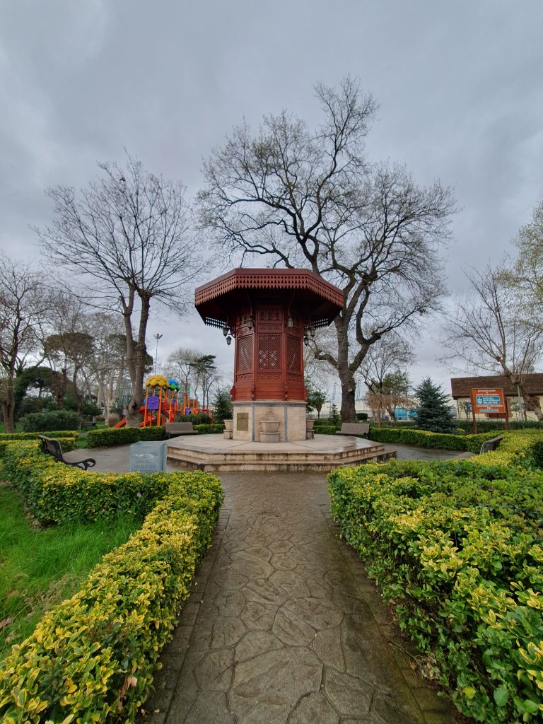 Zubeyde Hanim Cesmesi Derince 2 768x1024