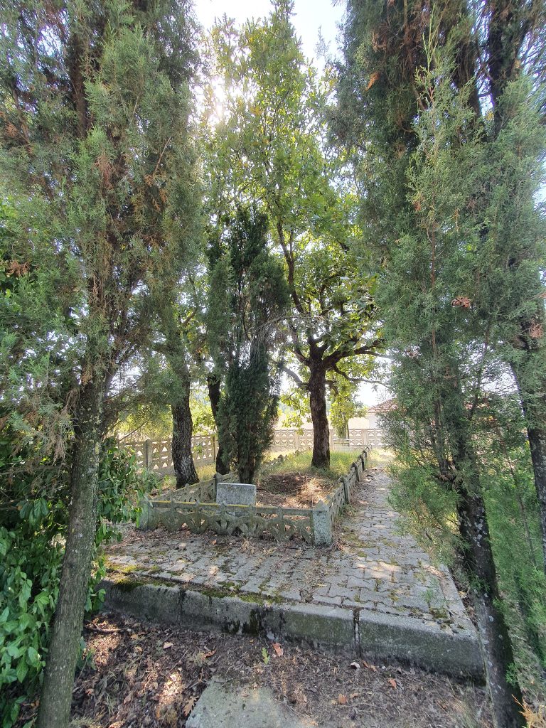 Dokuzlar Dede Turbesi 8 768x1024