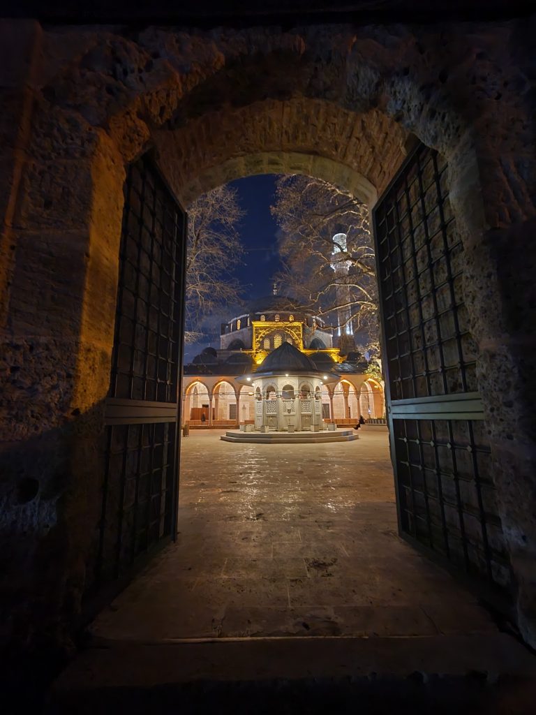 Pertev Mehmed Pasa Yeni Cuma Cami 3 768x1024