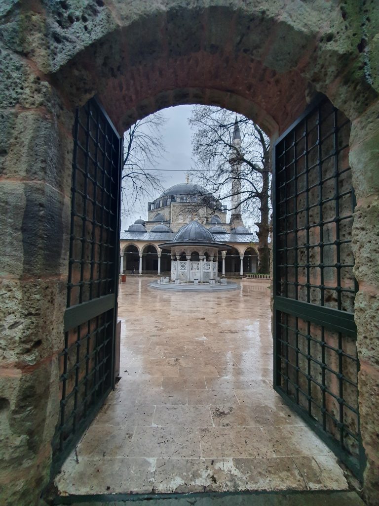 Pertev Mehmed Pasa Yeni Cuma Cami 5 768x1024