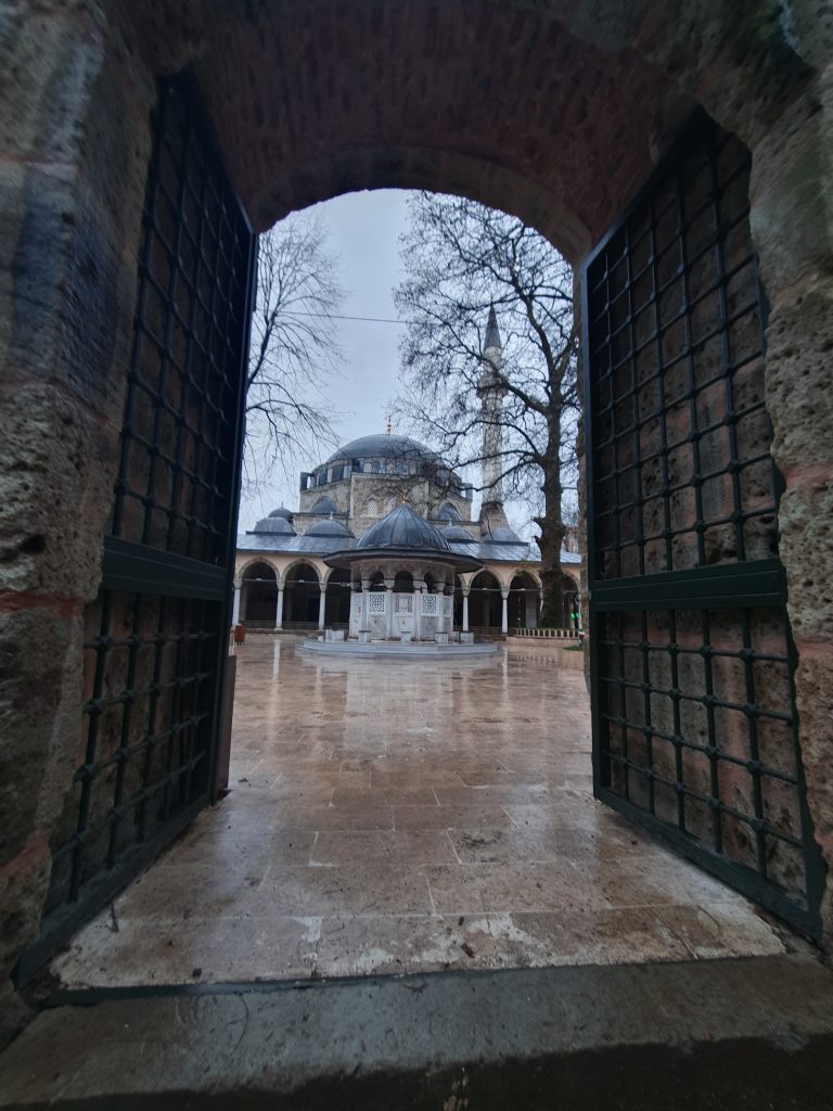 Pertev Mehmed Pasa Yeni Cuma Cami 7 768x1024